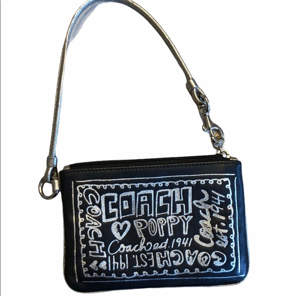 Coach Poppy Wristlet black